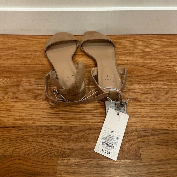 NWT A New Day Winona Ankle Strap Sandals, Taupe, Women’s 8.5 - Picture 7 of 7